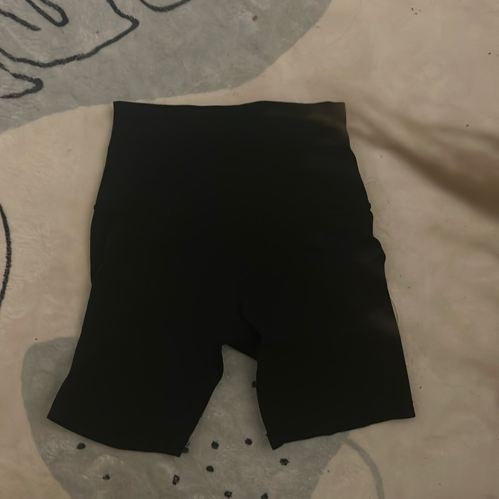 Lululemon size 2 black biker shorts 6 inch